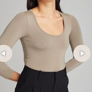 Richer Poorer Tan Scoop Neck Long Sleeve Bodysuit XS